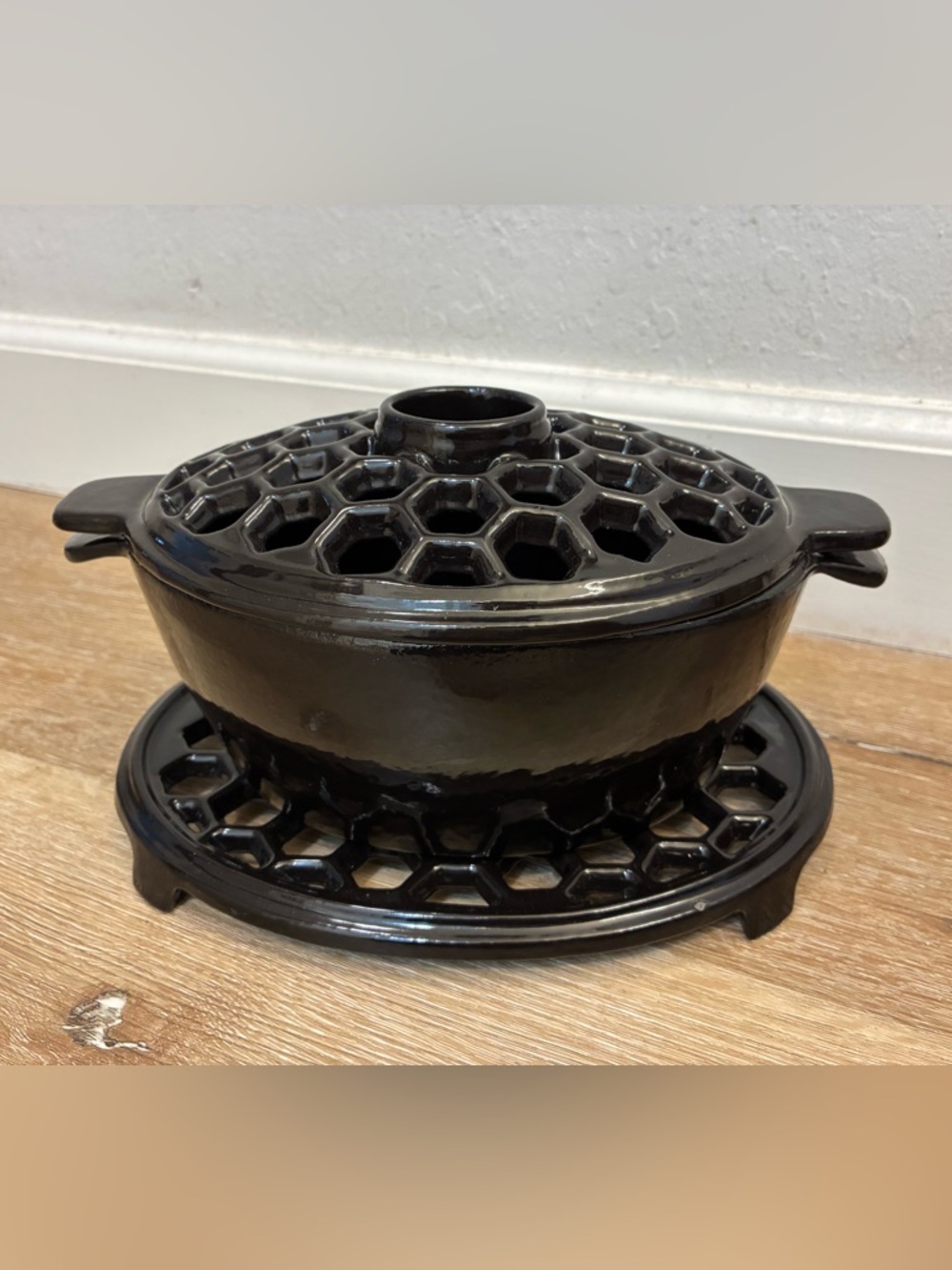 Lattice Wood Stove Steamer Cast Iron Fireplace Humidifier Black New No Box